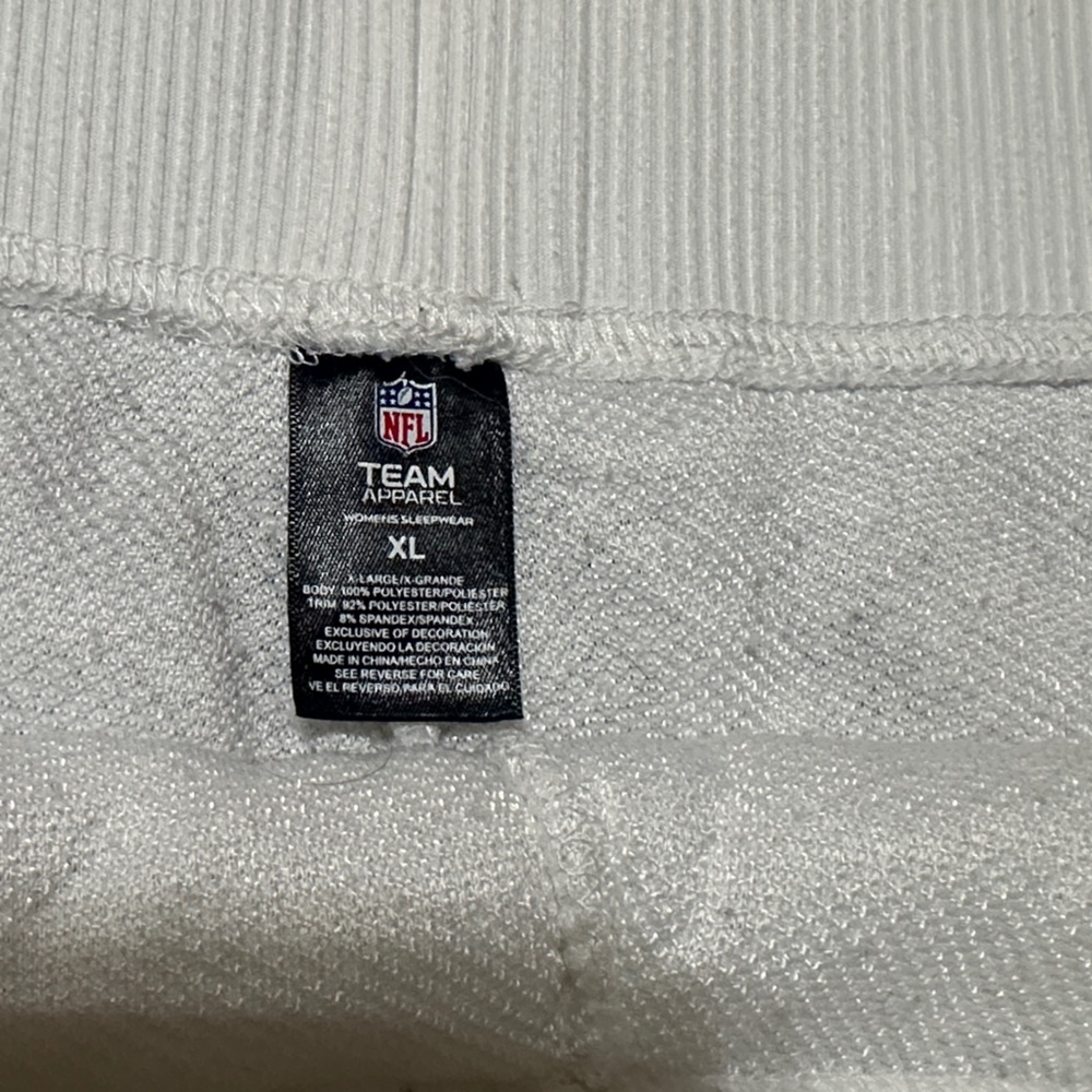 NFL Minnesota Vikings White Fluffy Crop Sweatshirt and Shorts Women’s XL Pajamas - Picture 6 of 8